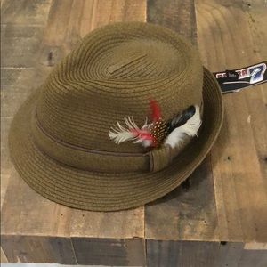 Men’s feather fedora